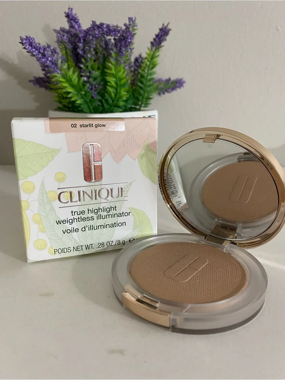 02 Starlit Glow, Clinique True Highlight Weightless Illuminator, Full Size, 8 g